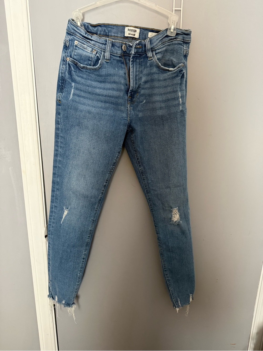 Kensie Distressed Cropped Skinny Jeans in Light Blue